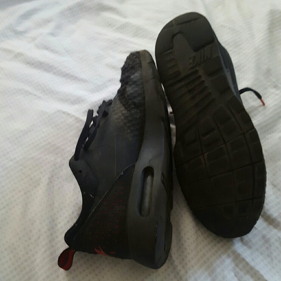 Pair Nike black red air nikes sneakers shoes size6 - Picture 4 of 7